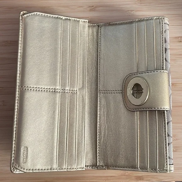 Coach Wallet - Picture 3 of 3